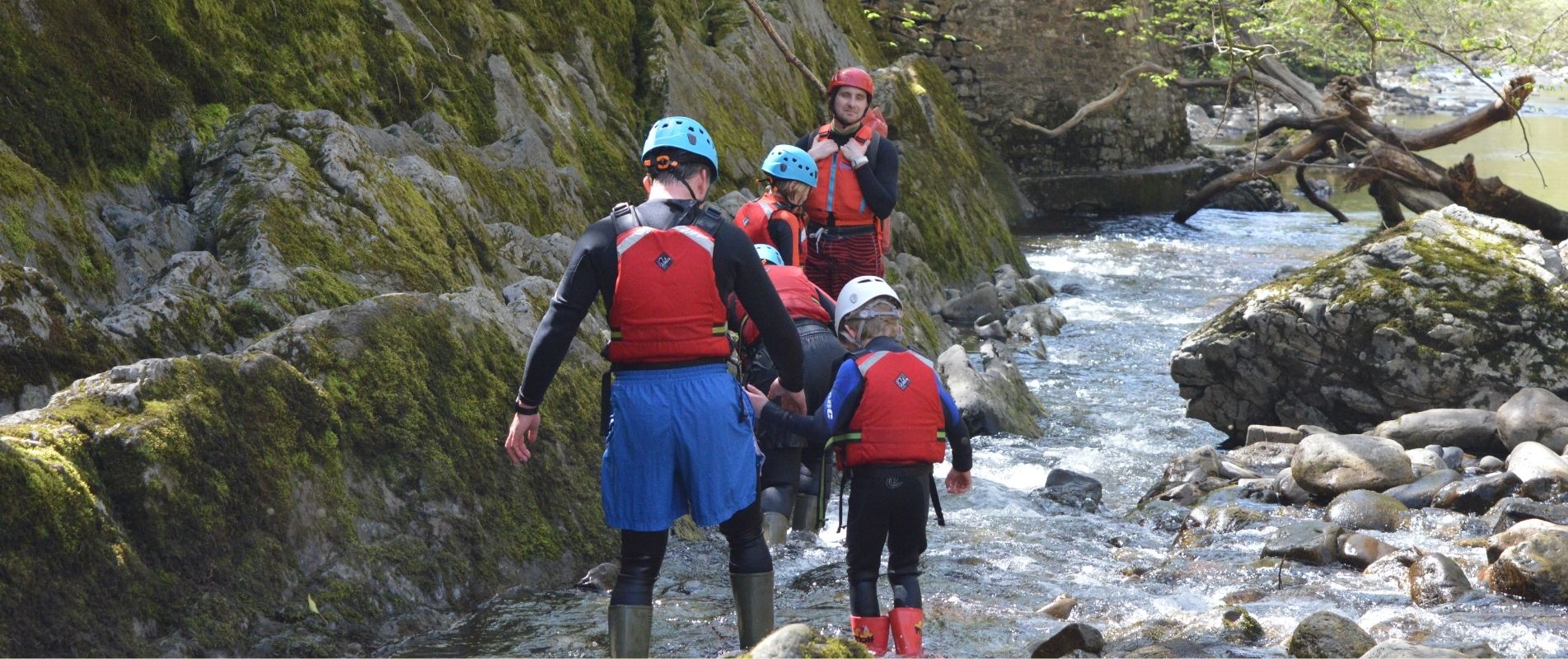 Family Gorge Walking